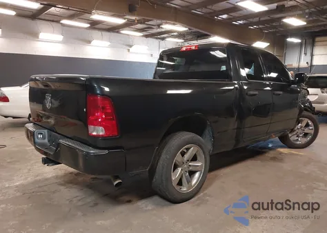 2018 Ram 1500 Express 4X2 6'4 Box из США, поврежденный, VIN 1C6RR6FG7JS336794